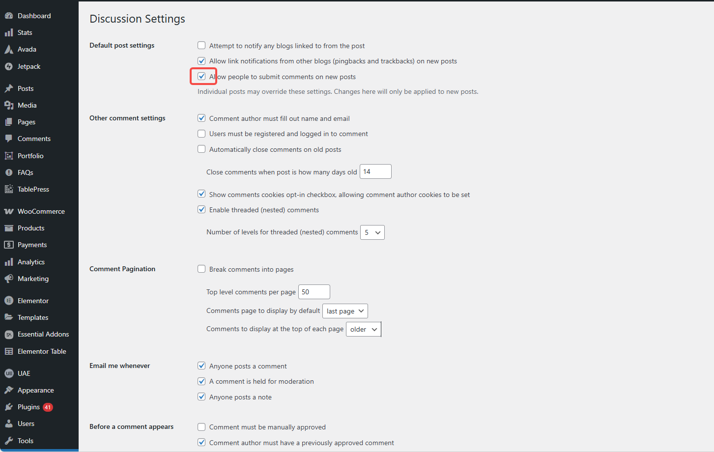 Le backend web s'assure que la fonction de commentaire n'est pas désactivée.